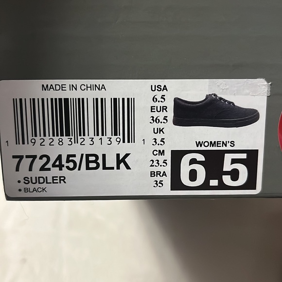 BRAND NEW Skechers shoes - Picture 6 of 6